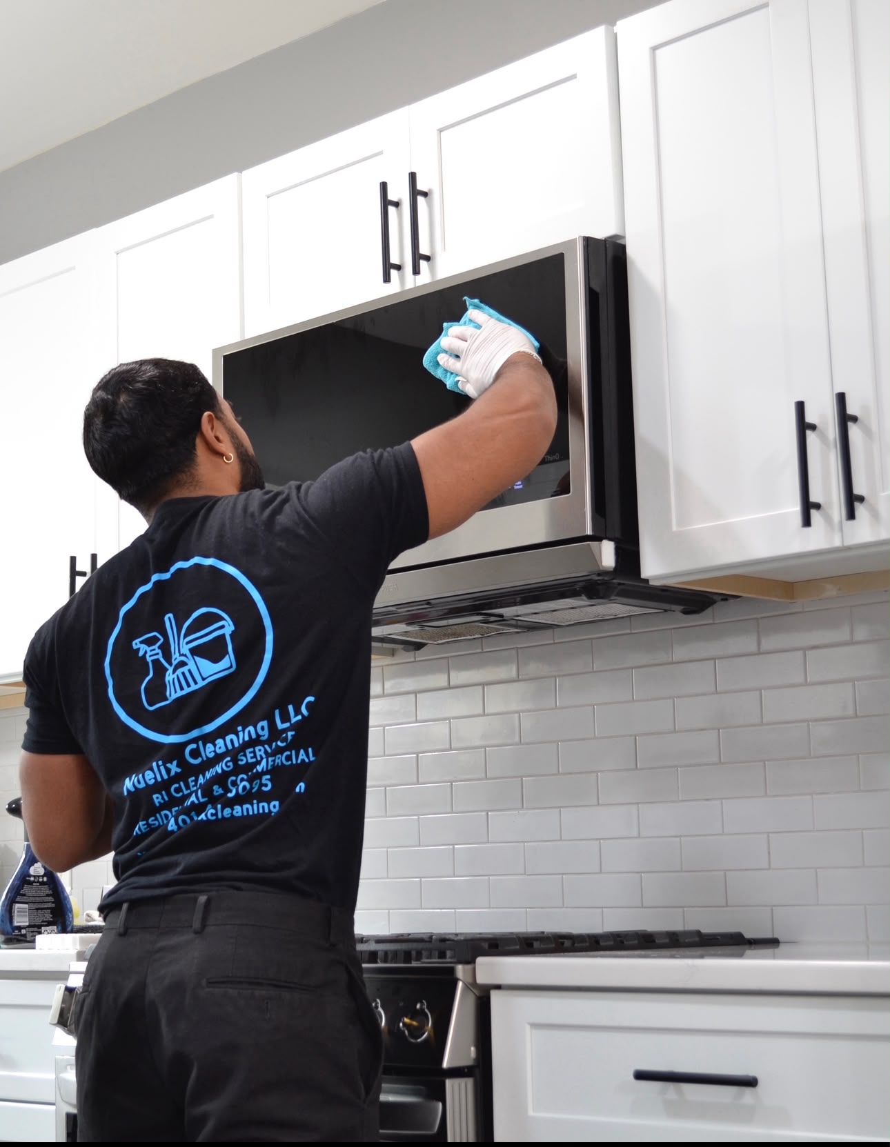 Move in and move out cleaning services Rhode Island by Nuelix staff